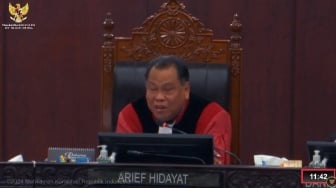 Kuasa Hukum Pemohon Belum Lampirkan KTA, Kelakar Hakim Arief Hidayat: Advokat Bodong