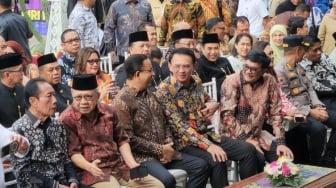 Jokowi Absen 'Reunian' Mantan Gubernur Jakarta, Jubir PDIP: Takut Ketemu Anies dan Ahok