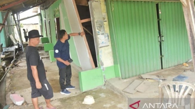 Pergerakan Tanah Bikin Rumah di Bojongmangu Ambles, Pemkab Bekasi Buka Suara