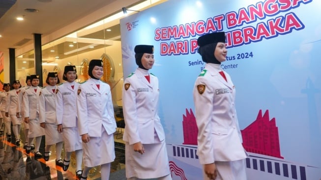 76 Paskibraka dan 59 Tenaga Pendukung Paskibraka Tingkat Pusat Dapat Beasiswa dari BRI