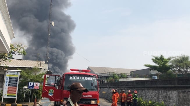 Detik-detik Mencekam Kebakaran Pabrik Bekasi, Saksi: Teman Saya Jadi Korban